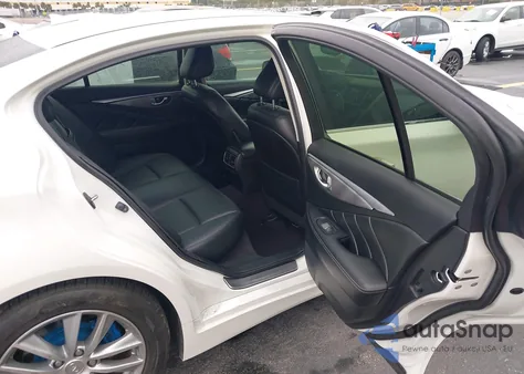 2015 Infiniti Q50 Premium z USA, uszkodzony, nr VIN JN1BV7AP0FM349887